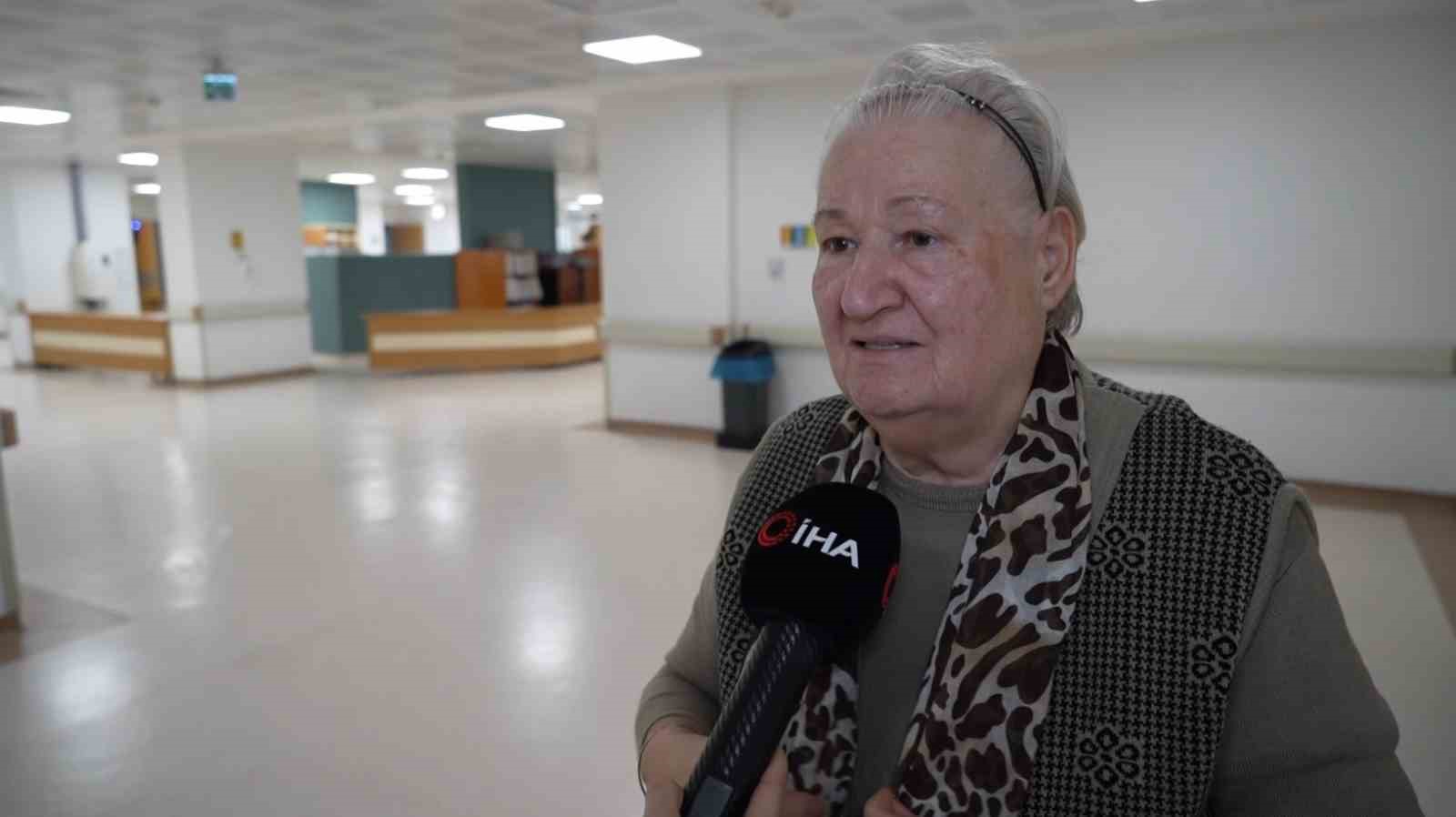 kemik erimesine dikkat 76 yasindaki hasta omurga kirigi agrilarini fitiga bagladi 1 FmfbGN2l