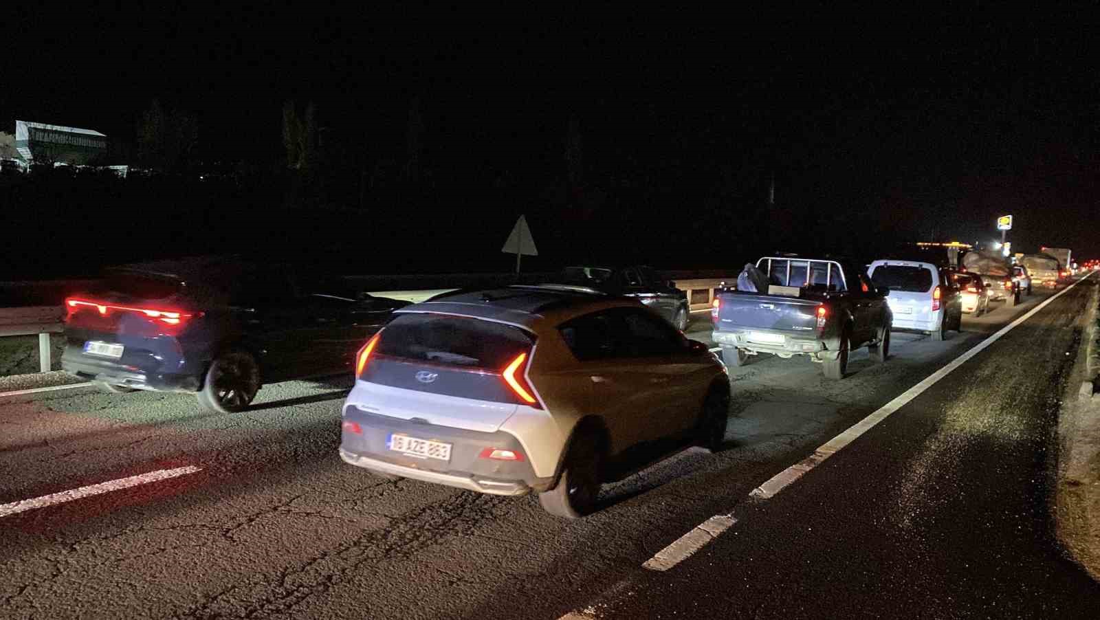 kemikli rampalarinda trafik durma noktasina geldi 3 C2sI5ggY