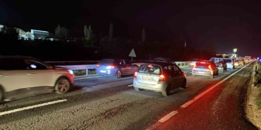 kemikli-rampalarinda-trafik-durma-noktasina-geldi-TRt83PLB.jpg
