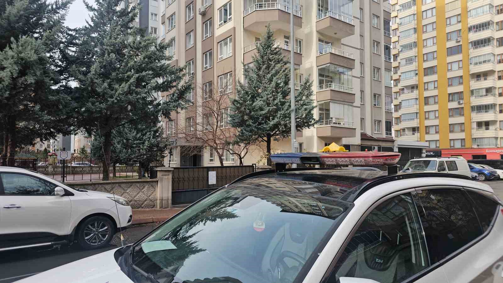 kendi karisini oldurmeye geldi gorevlinin karisini oldurdu 1 5QVlcHls