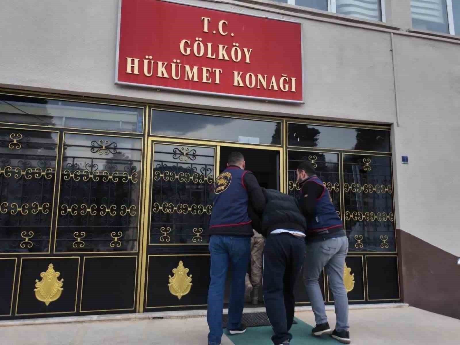 kendilerini guvenlik gucleri ve savci olarak tanitip yaslilari 1 milyon tl dolandirdilar 1