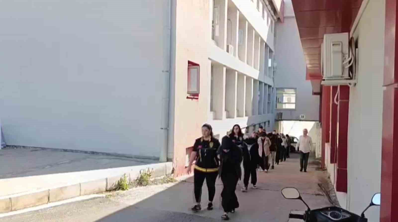 kendilerini hakim savci ve polis olarak tanitip milyonluk vurgun yapan sebeke cokertildi 2 QOVK5ksL