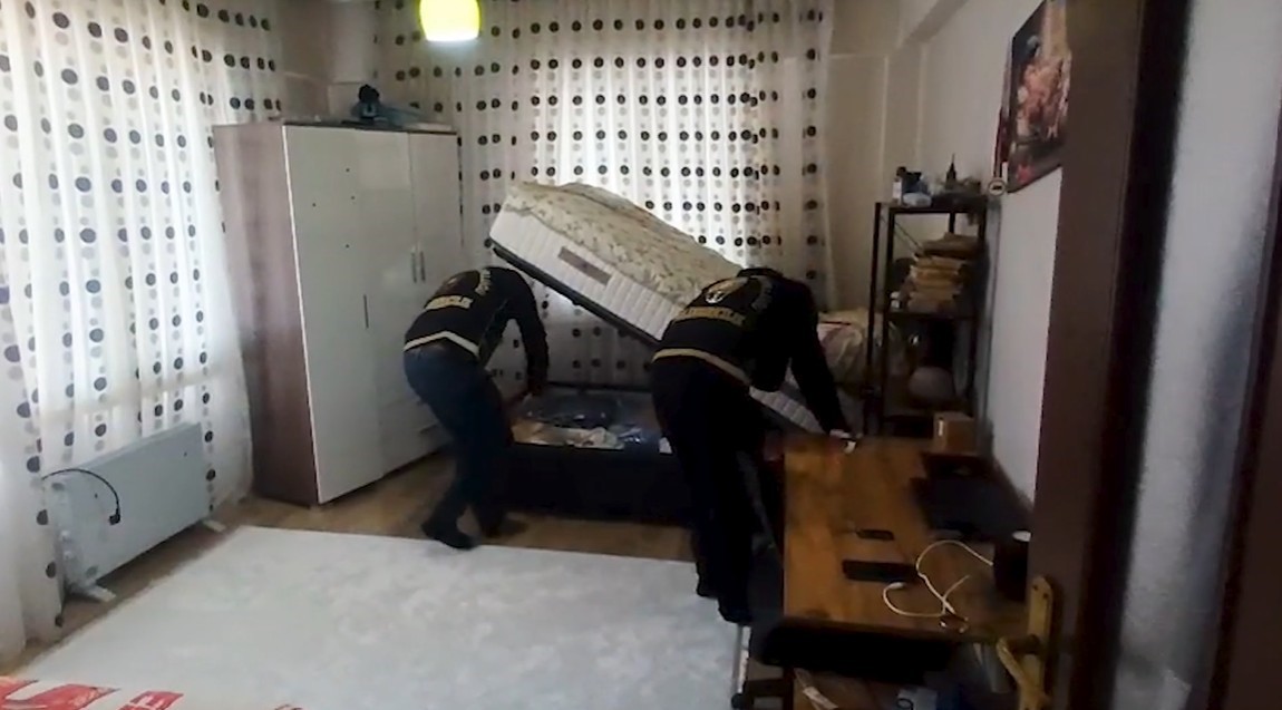 kendilerini polis ve savci olarak tanitip 16 milyon liralik vurgun yaptilar 2 ZG5LqhyD