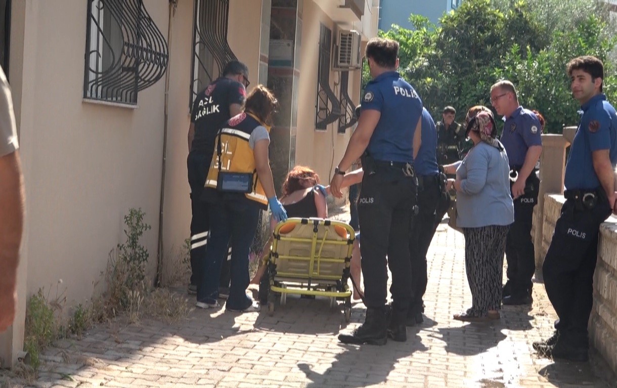 Kendini kilitlediği evi yakmaya çalıştı, yakalanınca sinir krizi geçirdi 7 kendini kilitledigi evi yakmaya calisti yakalaninca sinir krizi gecirdi 3 EanfKbUf