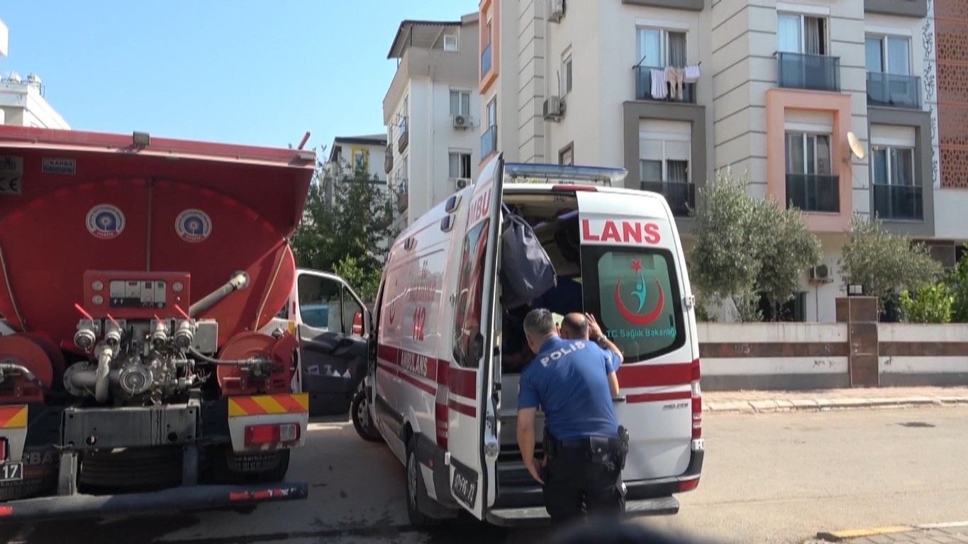 Kendini kilitlediği evi yakmaya çalıştı, yakalanınca sinir krizi geçirdi 9 kendini kilitledigi evi yakmaya calisti yakalaninca sinir krizi gecirdi 5 rZ96aTB6
