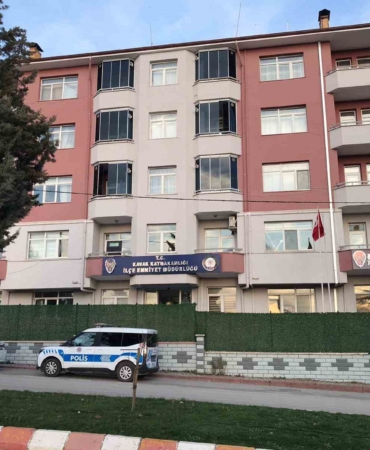 kendini-vuran-polis-memuru-hayatini-kaybetti-VhgIq6wu.jpg