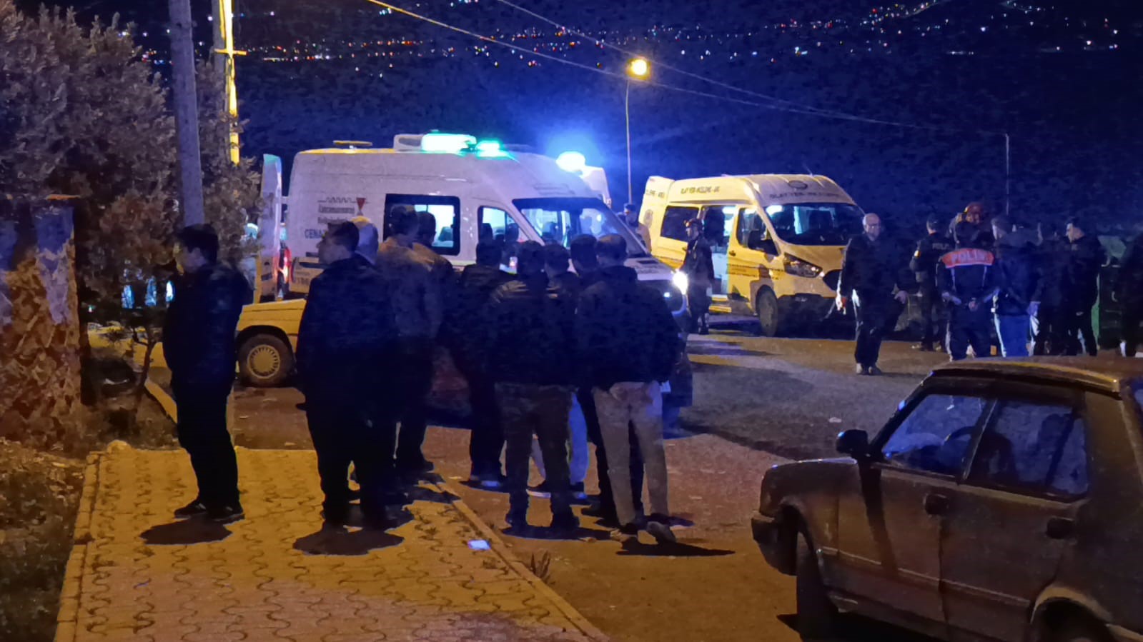 kendisinden ayrilan kiz arkadasini evine girerken oldurdu 3 DnvQvu8t