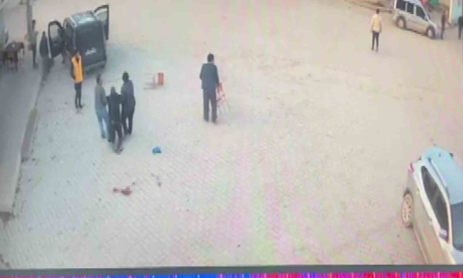 kendisine silah dogrultan adamin uzerine yuruyup bicakla oldurdu 1 TC7eGtkY