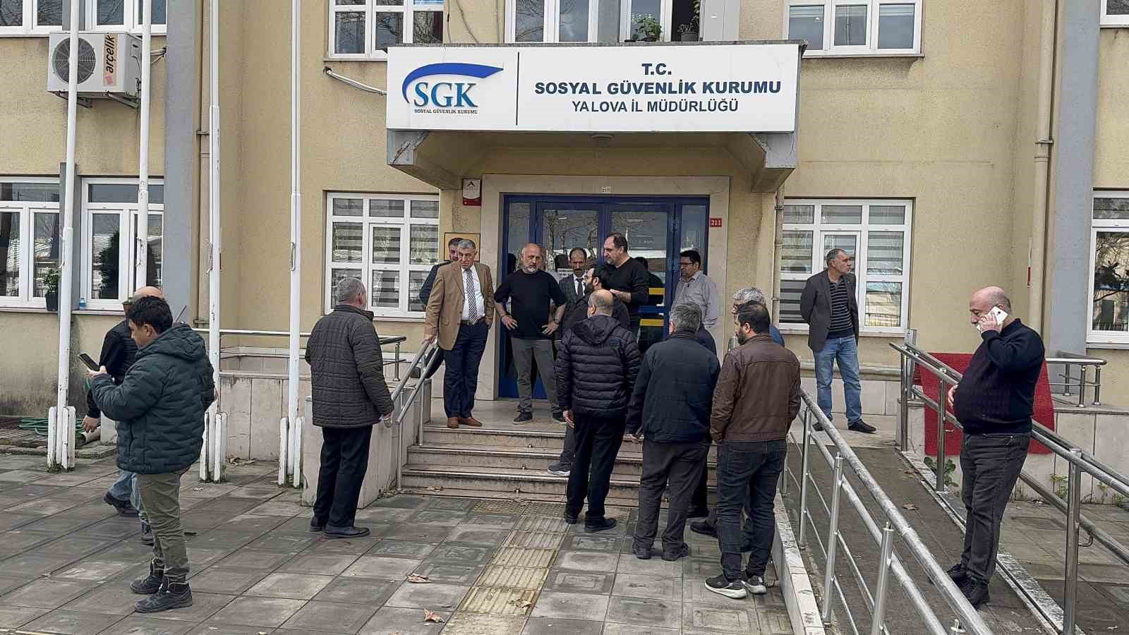 kendisini icraya veren sgk avukatini olduren sanik hakim karsisinda 2 OpILmpse