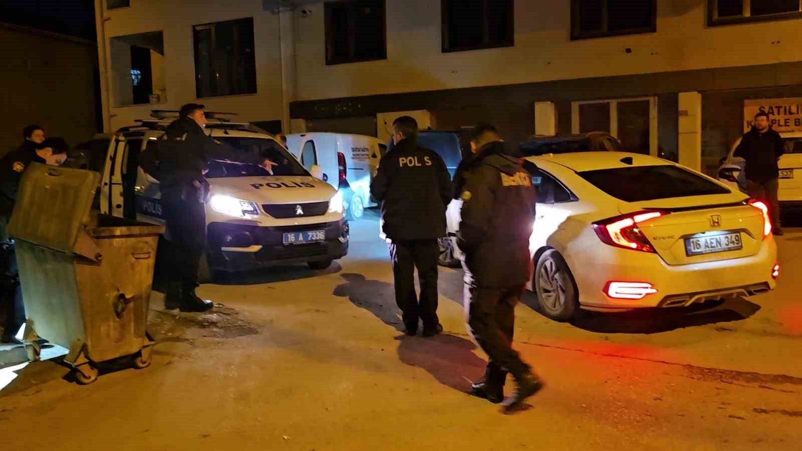kendisini yakalayan bekcinin parmagini isirdi ben bir sey yapmadim dedi 1 cIuCLJLL