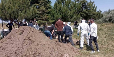 kene-tutunmasi-sonucu-olen-dursun-almamis-kkka-tedbirleri-alinarak-defnedildi-3DbXuiUQ.jpg