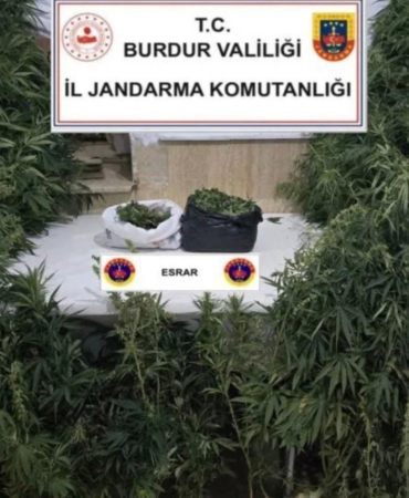 kenevirleri-sularken-sucustu-yakalandi-4LAe2u7Y.jpg