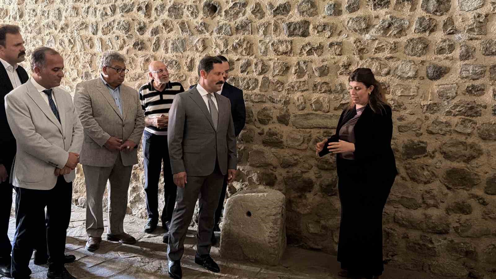 kentin ilk zeytinyagi fabrikasi olan tarihi yapi depremde aldigi hasarlarin onarilmasiyla yeniden muze olarak N9GdLFWU