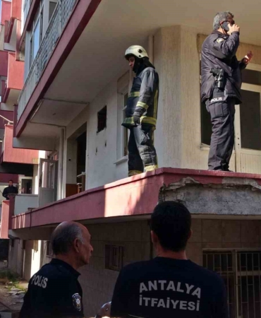 kentsel-donusum-icin-bosaltilan-binadaki-yanginda-erkek-cesedi-cikti-YprkYc7p.jpg