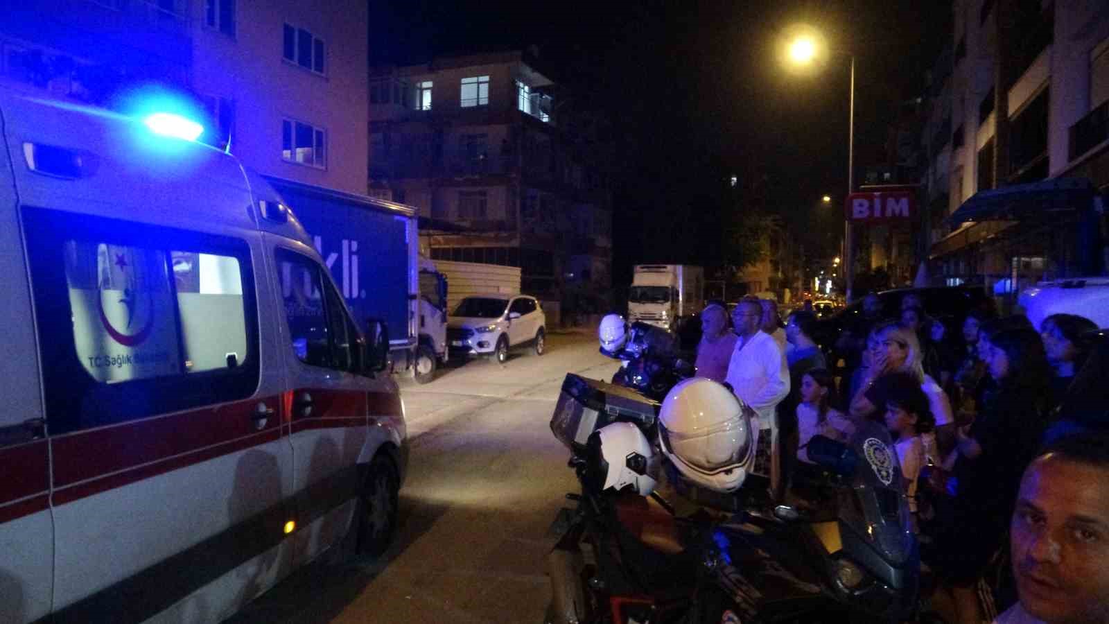 kentsel donusumdeki apartmanda cikan yangin mahalleliyi sokaga doktu 2 9YSX7ajr