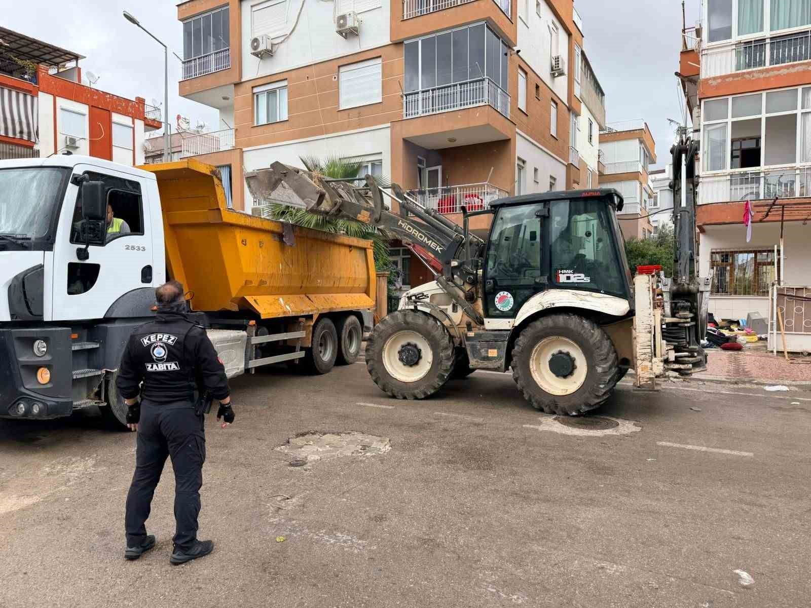 kepezde cop ev operasyonu 5 c7Wjplj6