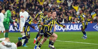 kerem-akturkoglu-fenerbahcede-13-golunu-atti-dQawbLnW.jpg