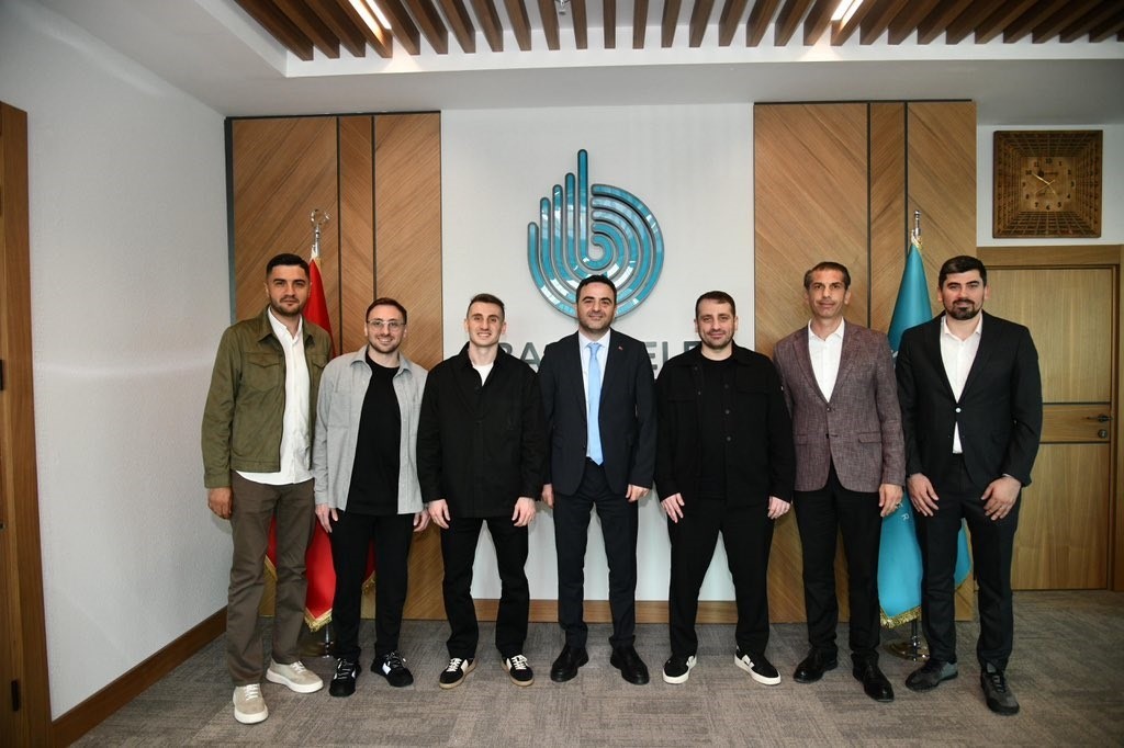 kerem akturkoglundan baskan ozluye forma hediyesi 1