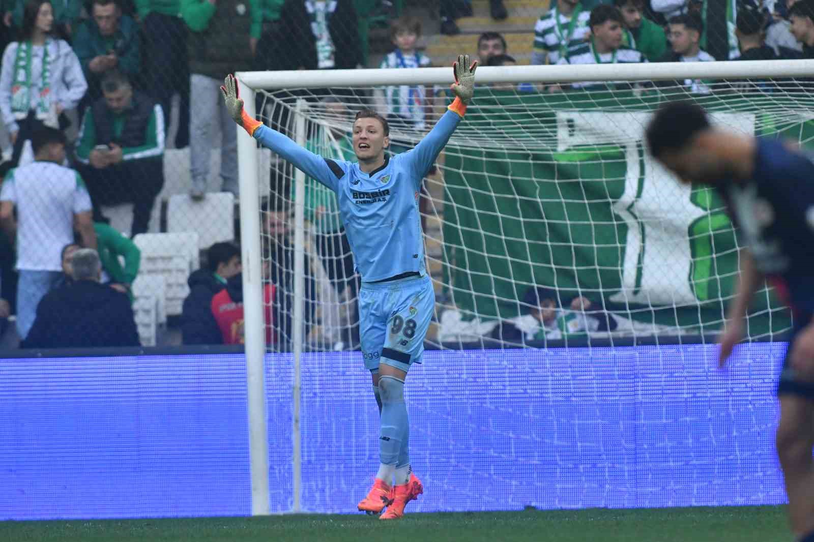kerem matisli bursaspor kalesinde guven veriyor 1 1g6Zl8Ep