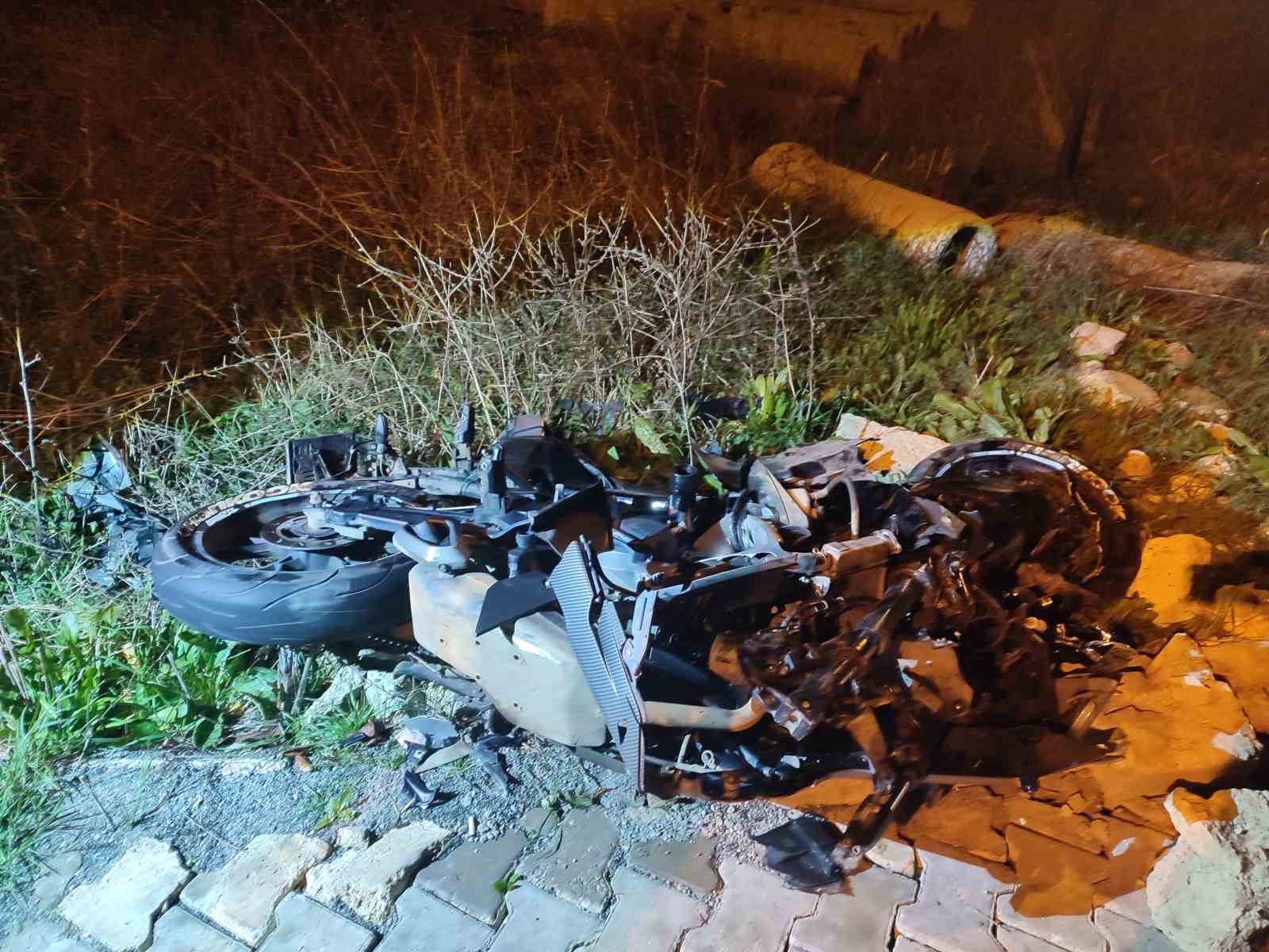 Keşan’da otomobil ile çarpışan motosiklet sürücüsü ağır yaralandı 6 kesanda otomobil ile carpisan motosiklet surucusu agir yaralandi 2 B4iZIA2s
