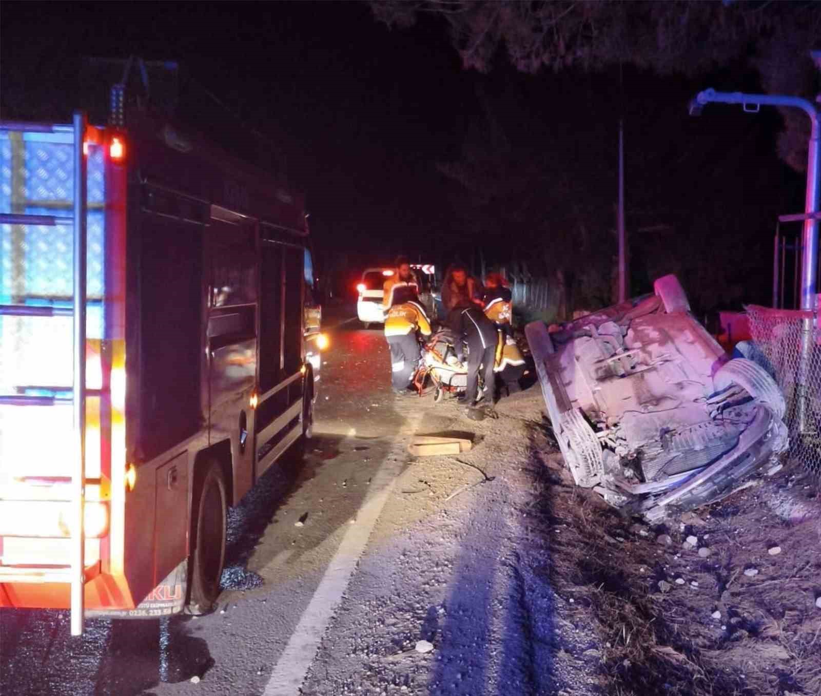 kesanda takla atan otomobilde 5 kisi yaralandi 1 hjOb5uAI