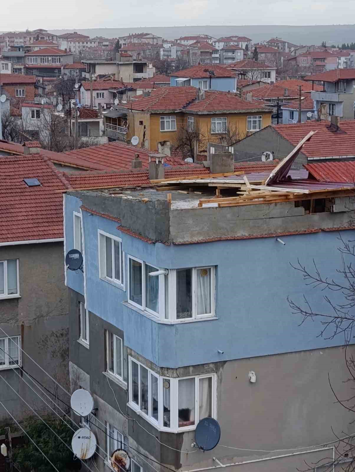kesanda tekne batti catilar uctu is yerleri hasar gordu 3 FIJQmOTS