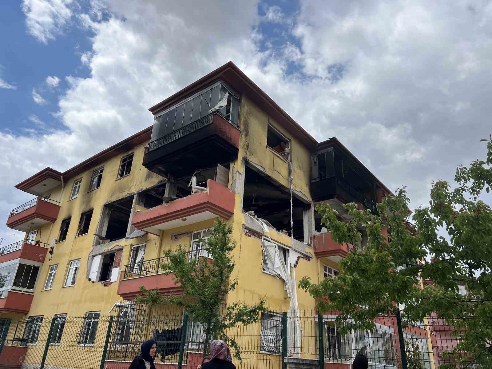 kesilen dogal gaz borusu patlamasi sonrasi yikilan apartmanin sakinleri yeni evlerine kavusacaklari gunu bekliyor O33liviu