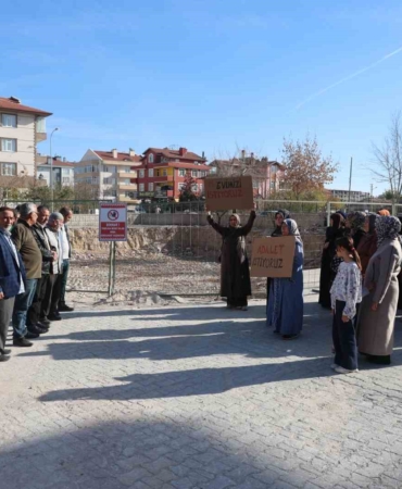 kesilen-dogal-gaz-borusu-patlamasi-sonrasi-yikilan-apartmanin-sakinleri-yeni-evlerine-kavusacaklari-gunu-bekliyor-WCfXhg6n.jpg