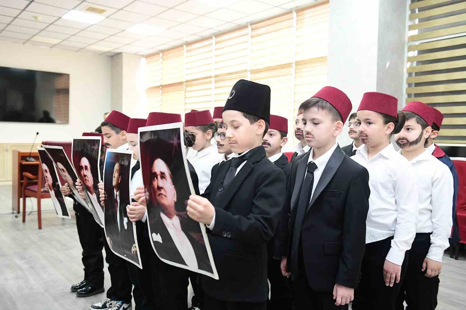 kestel belediyesi meclis salonunda miniklerden tarihi canlandirma 1