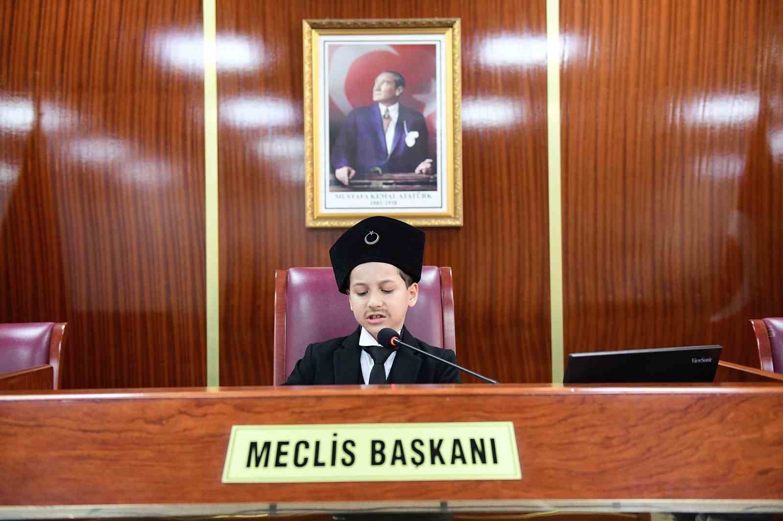 kestel belediyesi meclis salonunda miniklerden tarihi canlandirma 3 eQbL6PLa