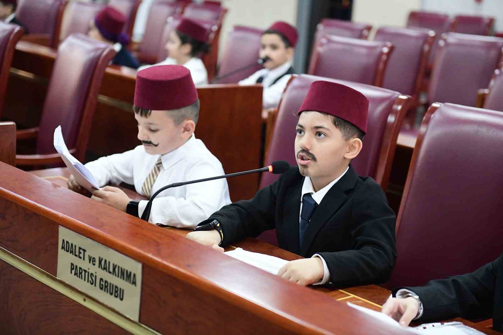 kestel belediyesi meclis salonunda miniklerden tarihi canlandirma 4 SEgEVLvQ