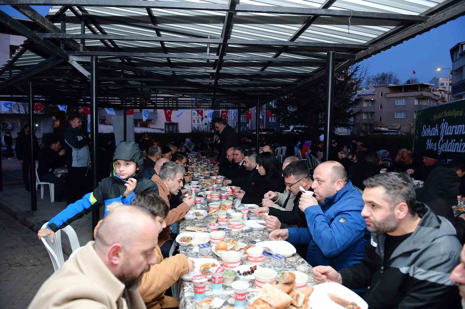 kestel belediyesinden sokak iftari 4 ebNqaq19
