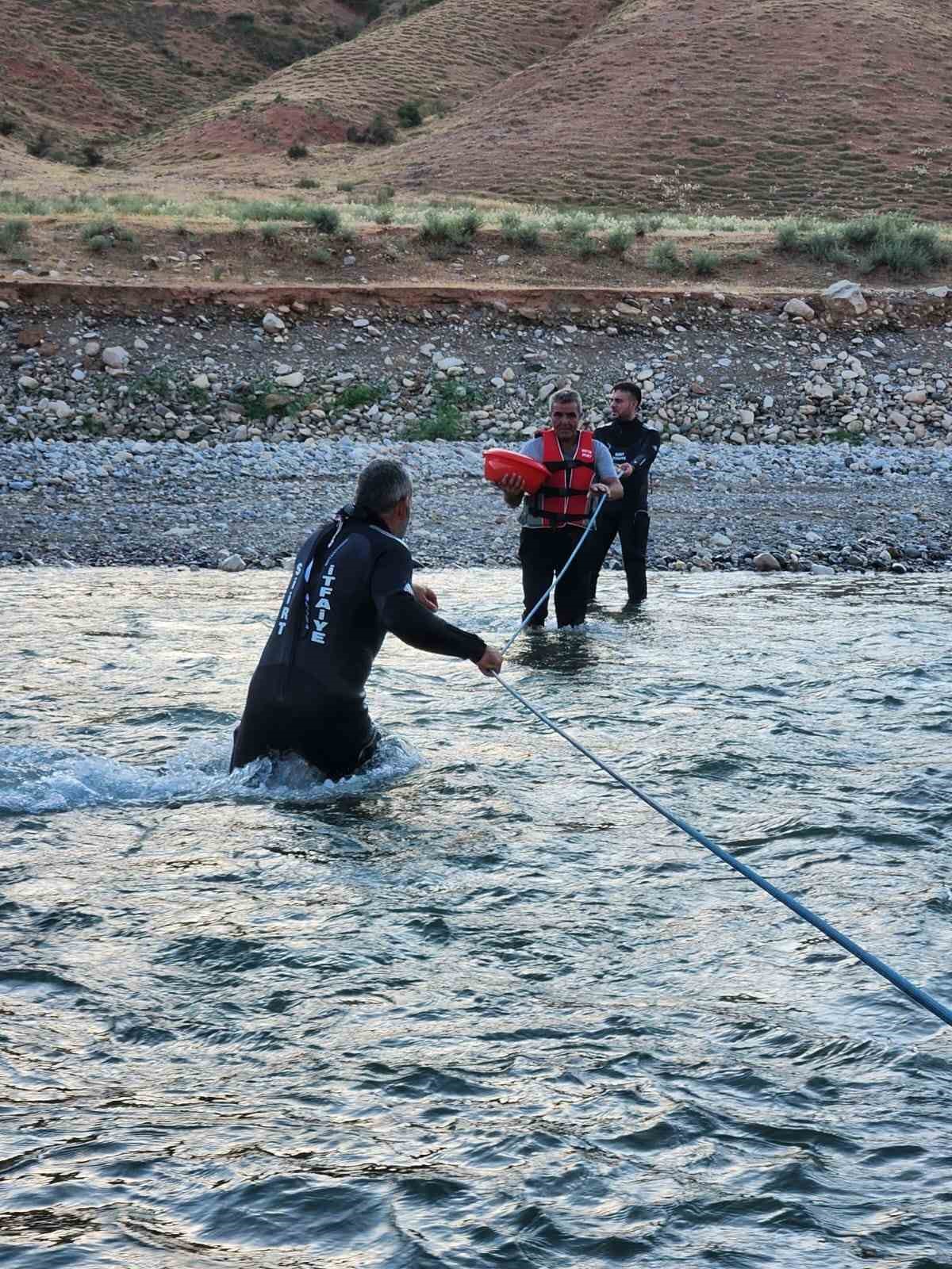 Kezer Çayı’nda mahsur kalan 8 kişi kurtarıldı 7 kezer cayinda mahsur kalan 8 kisi kurtarildi 3 81kzw9lj