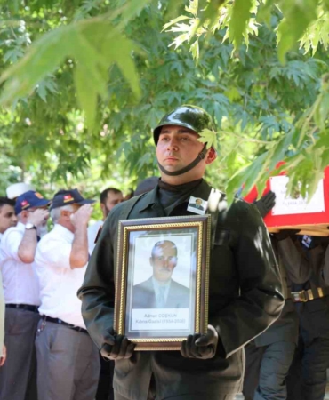 kibris-gazisi-adnan-coskun-son-yolculuguna-ugurlandi-RdxerkVV.jpg
