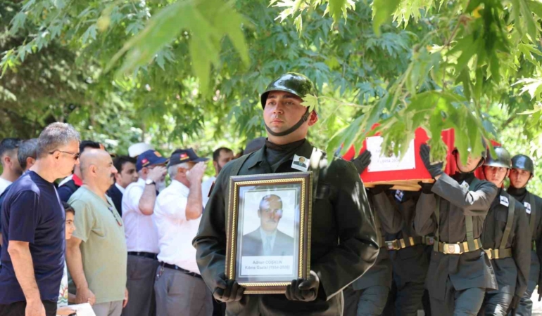 kibris-gazisi-adnan-coskun-son-yolculuguna-ugurlandi-RdxerkVV.jpg