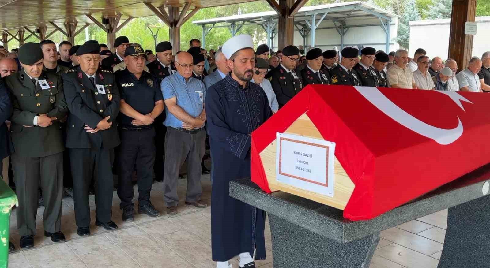 Kıbrıs Gazisi askeri törenle son yolculuğuna uğurlandı 7 kibris gazisi askeri torenle son yolculuguna ugurlandi 3