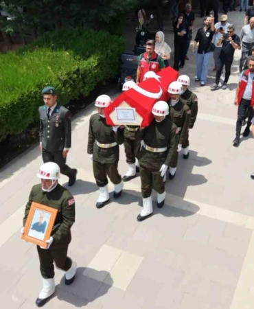 kibris-gazisi-askeri-torenle-son-yolculuguna-ugurlandi-qV6jyYYT.jpg