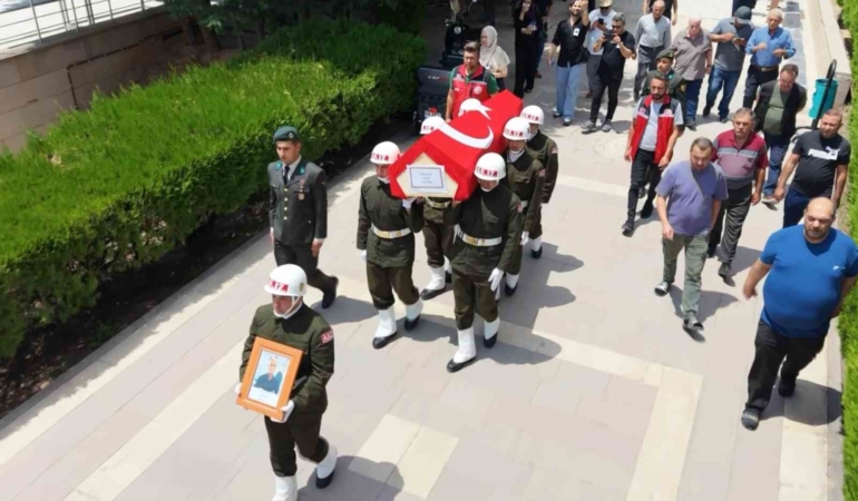 kibris-gazisi-askeri-torenle-son-yolculuguna-ugurlandi-qV6jyYYT.jpg