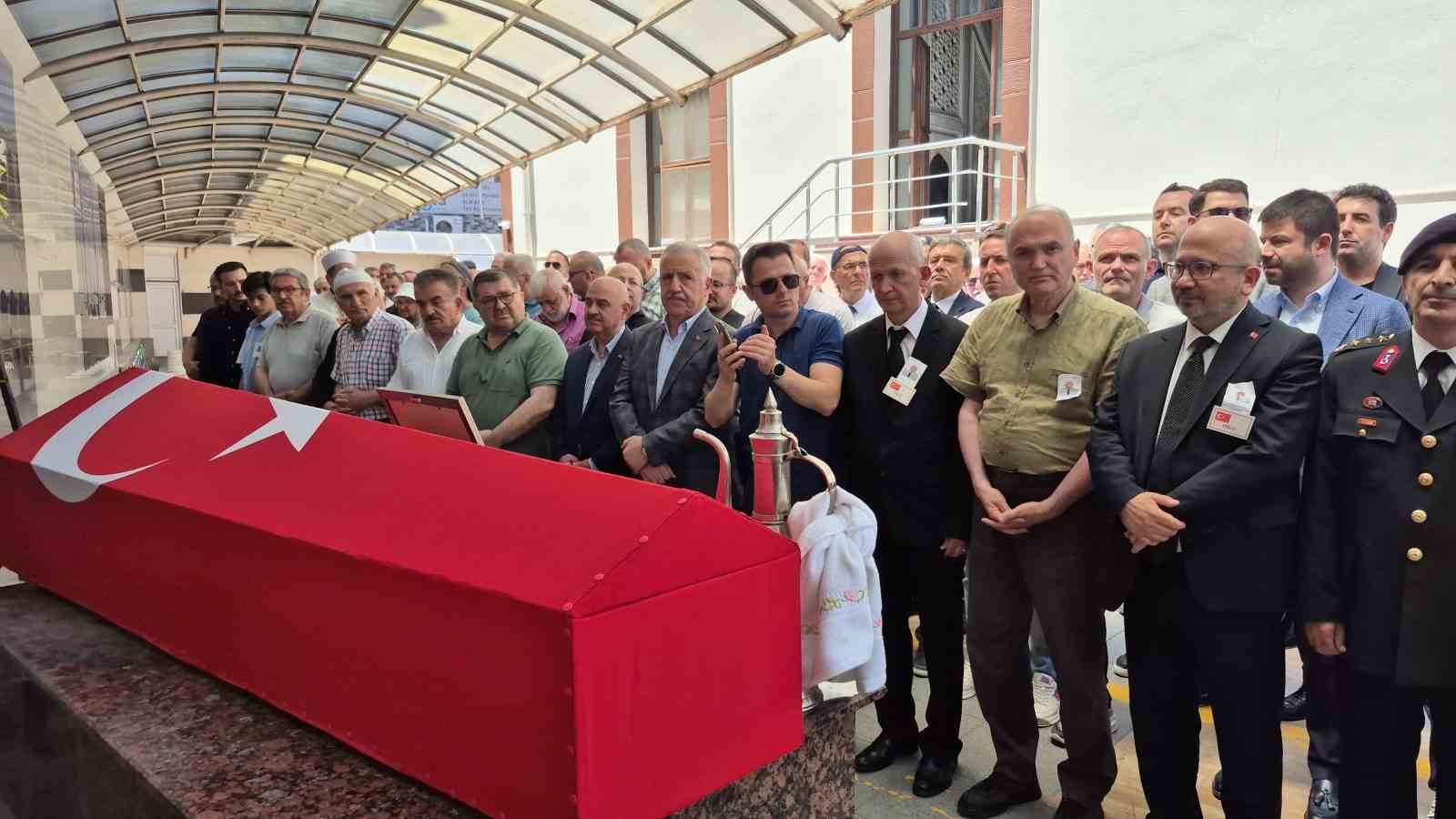 kibris gazisi muderrisoglu son yolculuguna torenle ugurlandi 1 Oaa7YCO5
