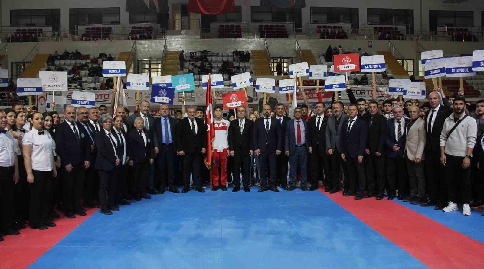 kick boks turkiye birinciliginin acilis seremonisi yapildi 4 CX9BtLfj