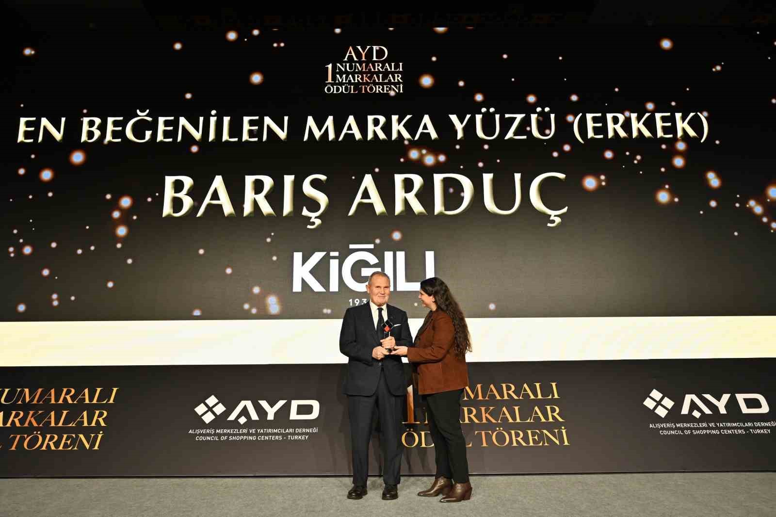 kigili en begenilen erkek giyim markasi secildi 1