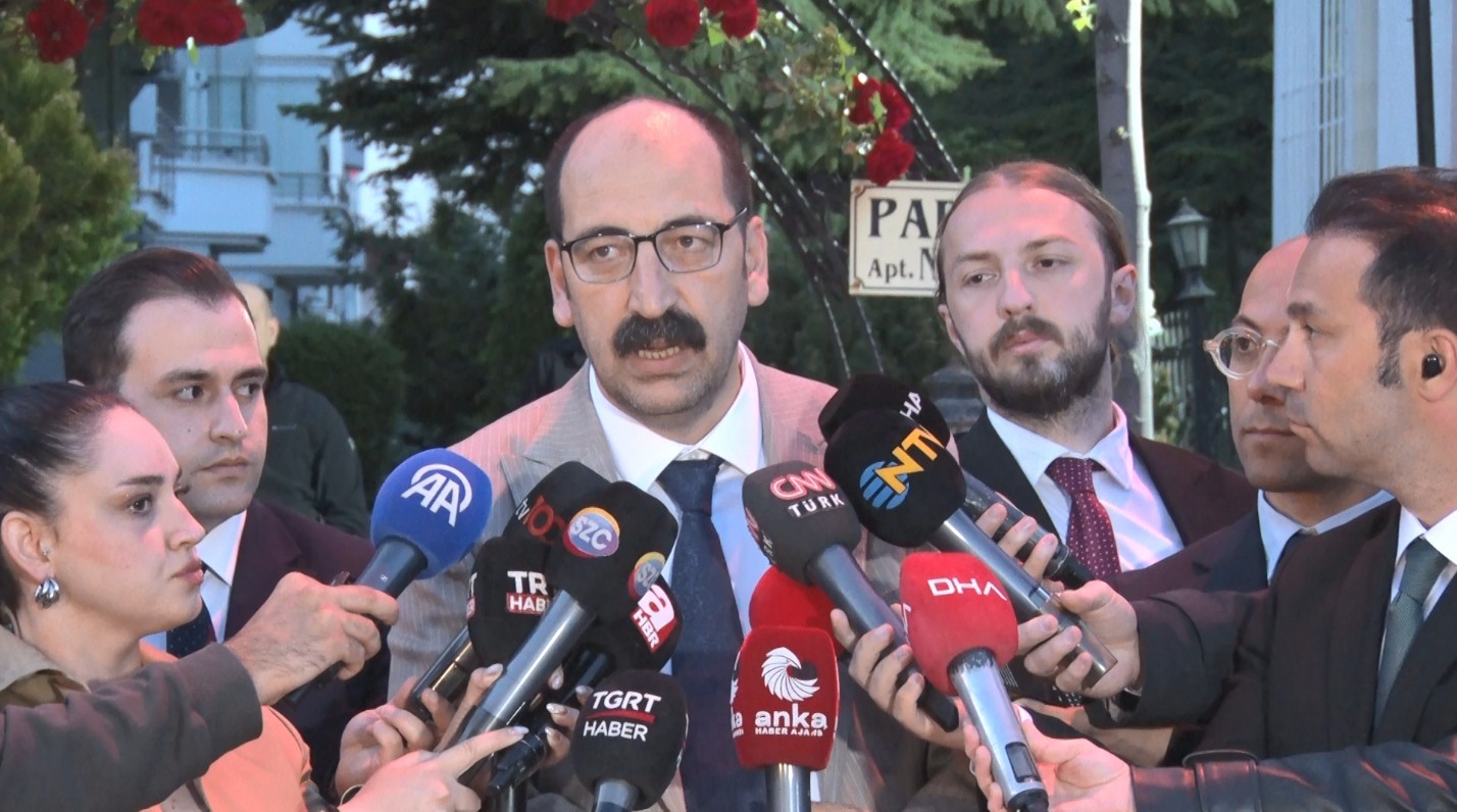 kilicdaroglunun basin danismani kilicdaroglu en uygun zamanda partiyi kurultaya goturmekle ilgili niyetini ozele iletti jQBl6Hic
