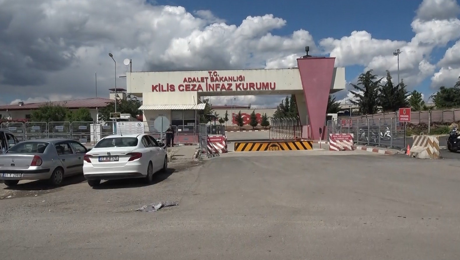 Kilis Belediye Başkanı Bilecen’den tutuklanan CHP İl Başkanı Sapan’a destek açıklaması 5 kilis belediye baskani bilecenden tutuklanan chp il baskani sapana destek aciklamasi 1 w7bchbQO