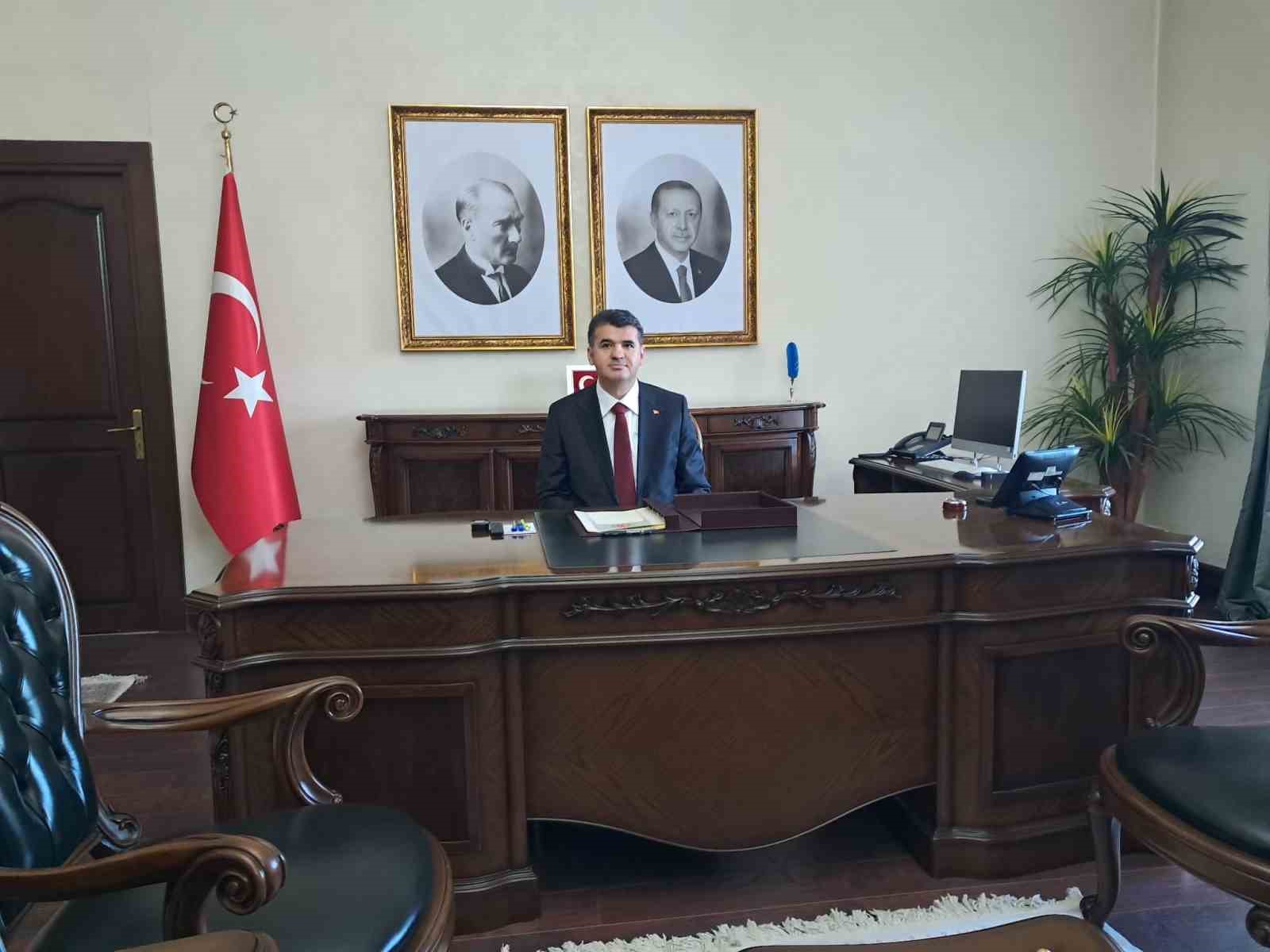 kilis valisi omer kalayli gorevine basladi 0 X9OJ63Mb