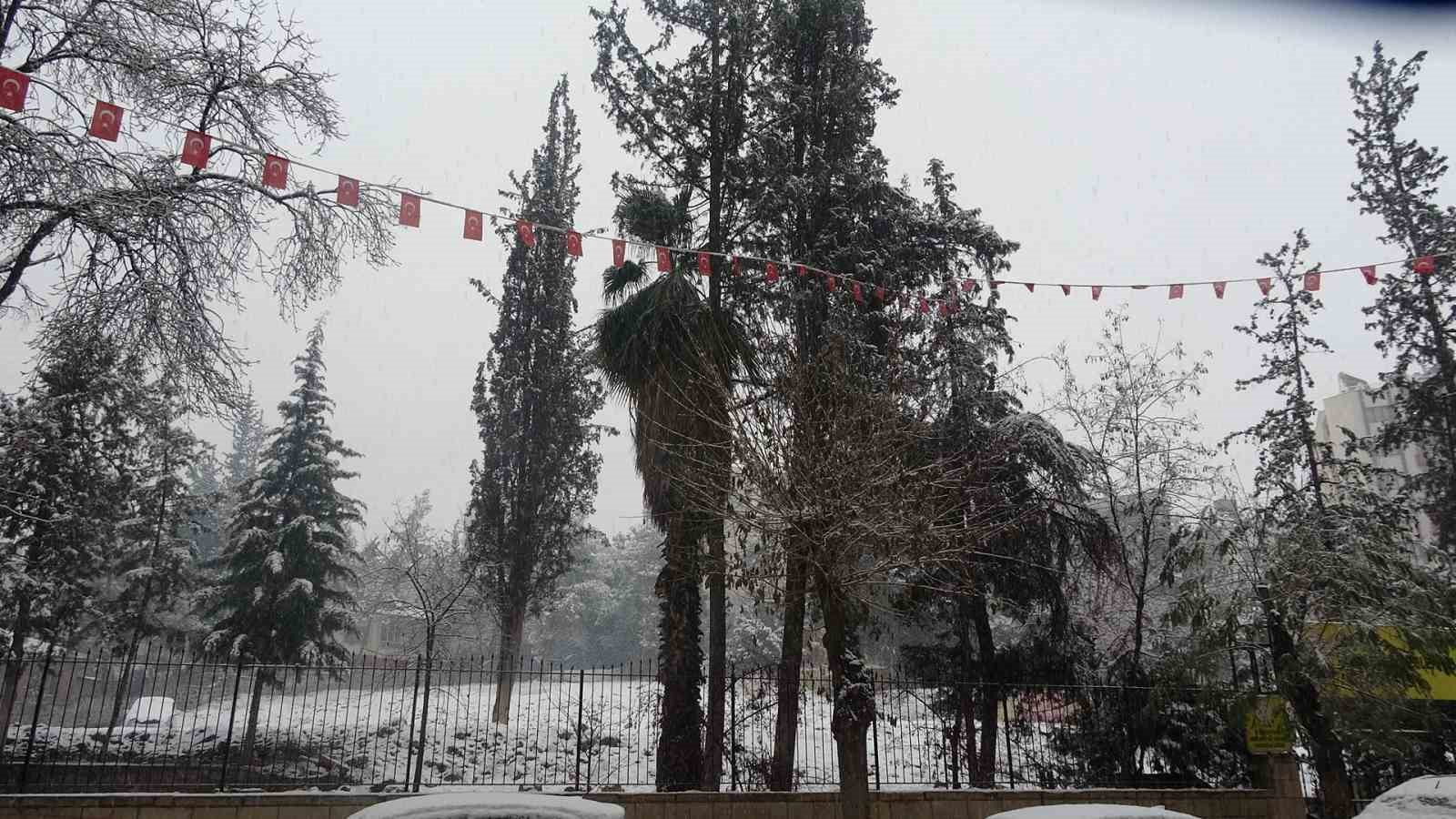 kilise kar yagisi etkili oluyor 4 cAvDh5ER