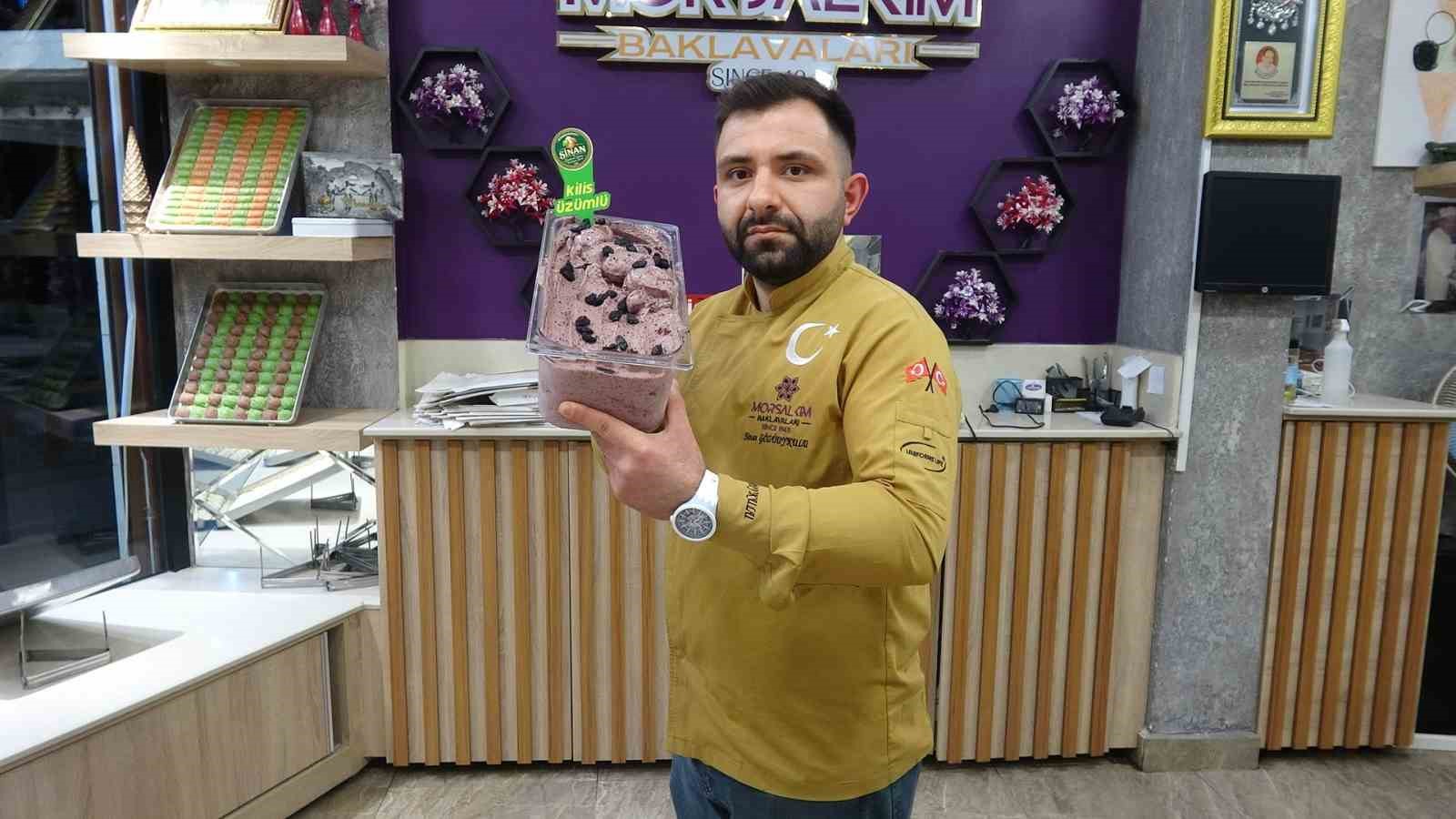 kilisin horoz karasi uzumu dondurmaya donustu 0 pWt5rN4y