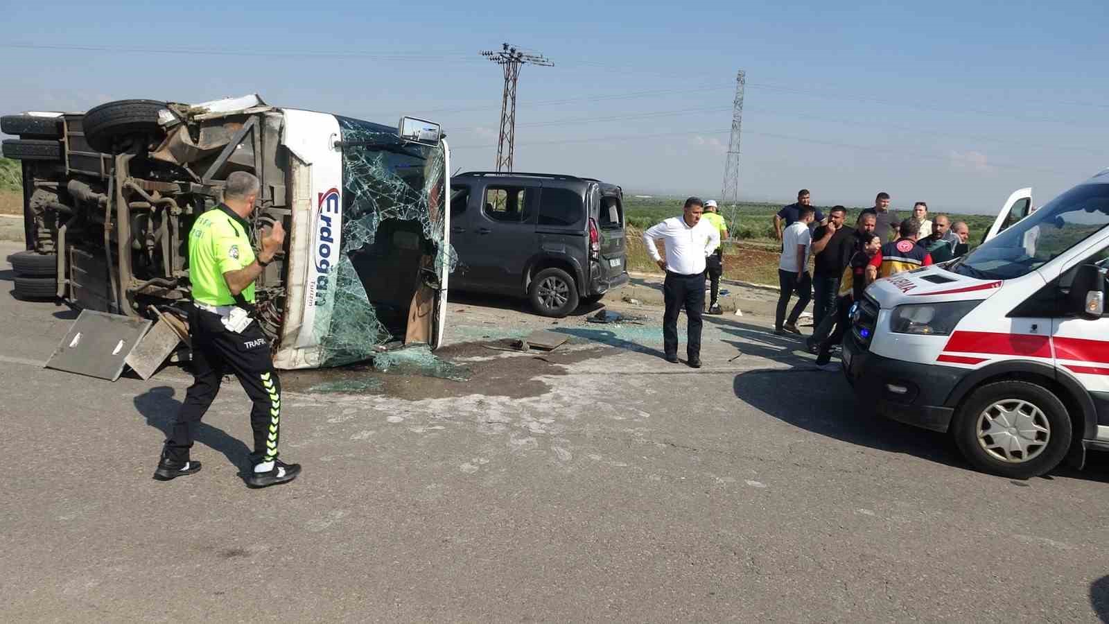 kiliste 3 aracli zincirleme kaza 8 yarali 6 1JtiTv9c