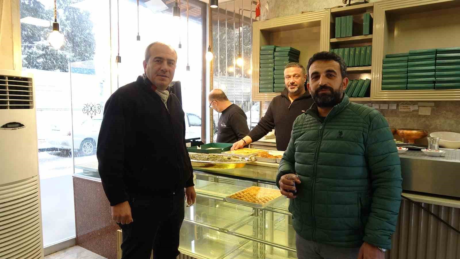 kiliste 37 yillik ustadan burger tatli 3 TlyezIBQ