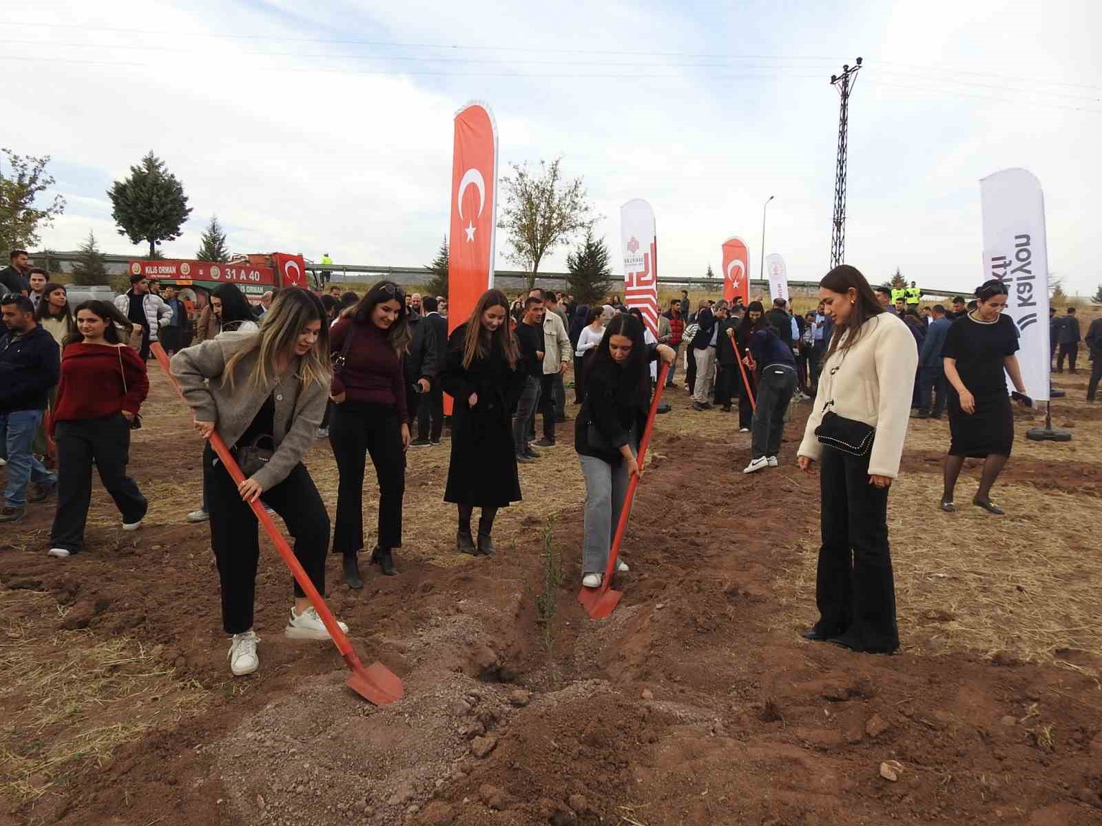 kiliste ciftciye hayat olsun projesinde 10 bin fidan toprakla bulustu 4 CZ2WnOct