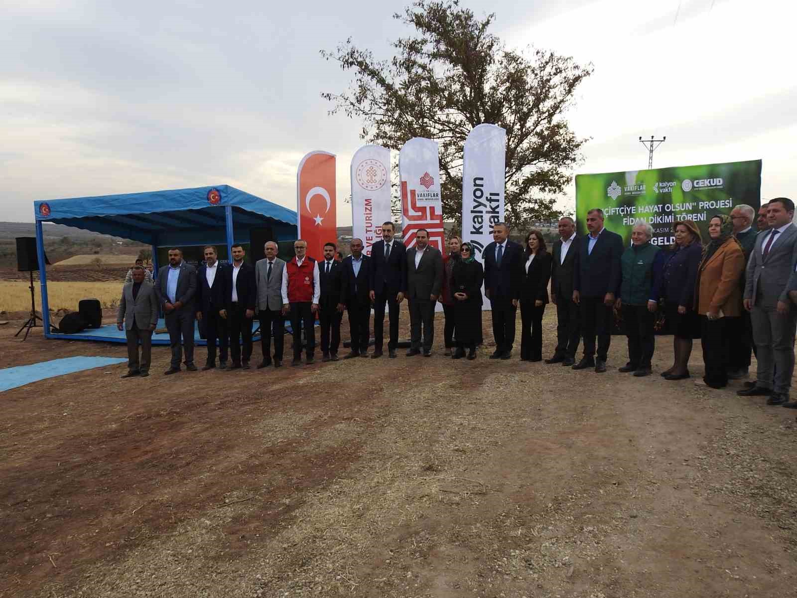 kiliste ciftciye hayat olsun projesinde 10 bin fidan toprakla bulustu 6 q4f1q6Wm